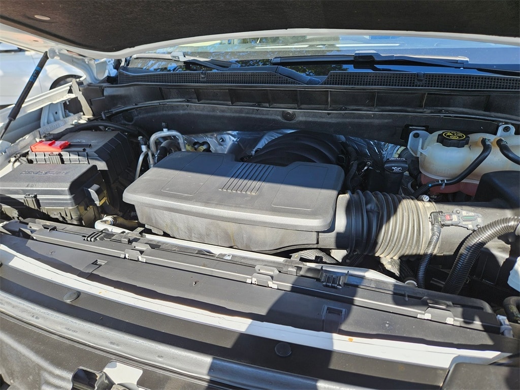 Thumbnail: 2023 Chevrolet Suburban - 21