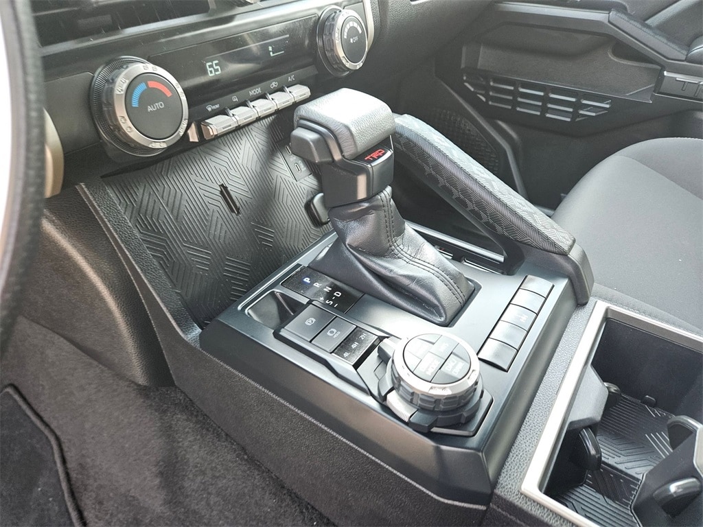 Thumbnail: 2025 Toyota Tacoma - 25