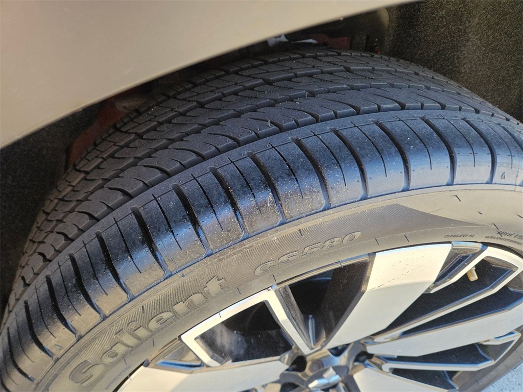 Thumbnail: 2025 Mitsubishi Outlander - 30