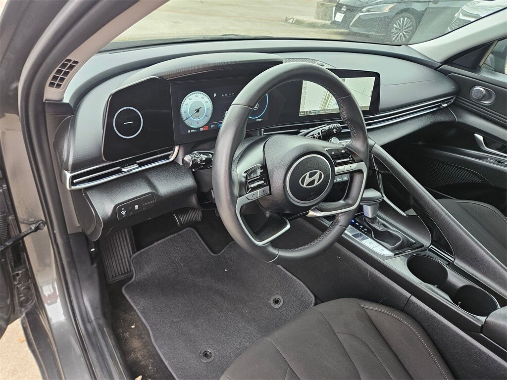 Thumbnail: 2025 Hyundai Elantra - 13