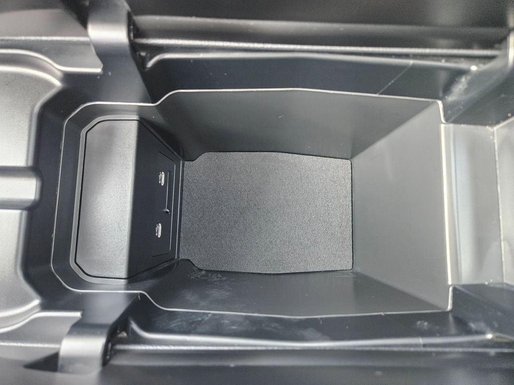 Thumbnail: 2025 Mazda CX-50 - 31