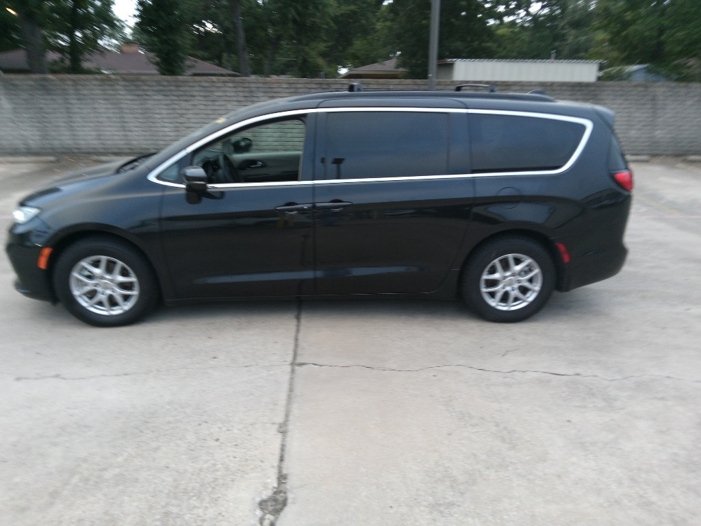 Used 2022 Chrysler Pacifica For Sale at AVIS Car Sales VIN