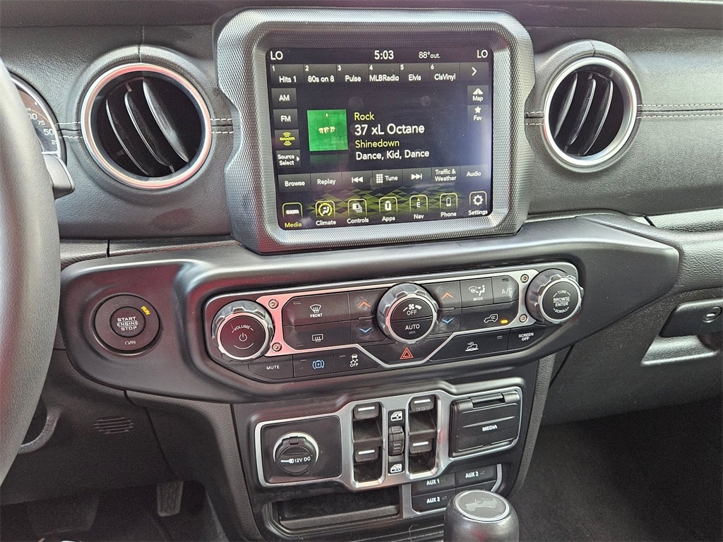 2023 Jeep Wrangler Sahara 17