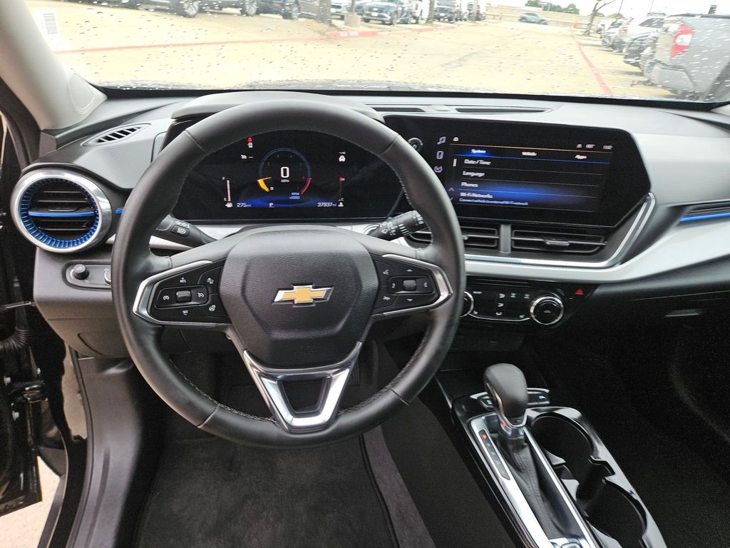 Thumbnail: 2025 Chevrolet Trax - 17
