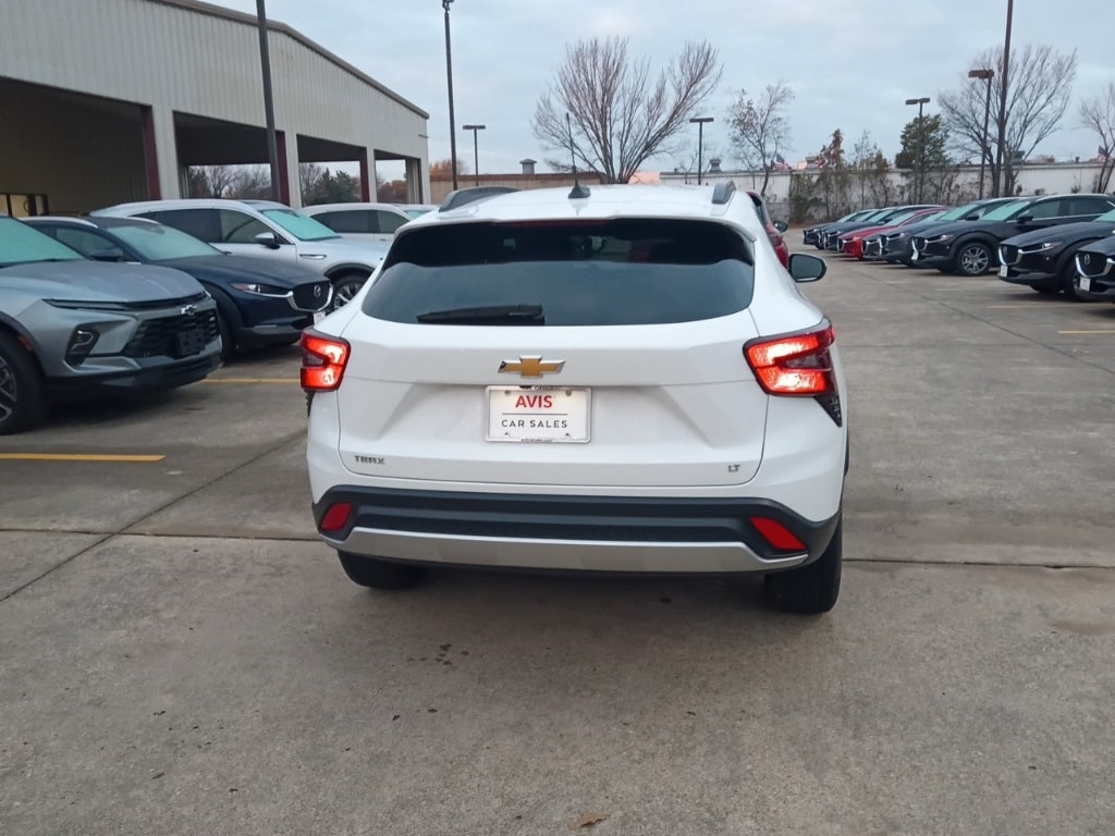 Thumbnail: 2025 Chevrolet Trax - 10
