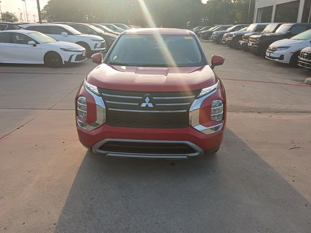 Thumbnail: 2025 Mitsubishi Outlander - 1