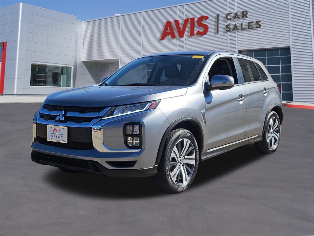 2025 Mitsubishi Outlander Sport SE's photo