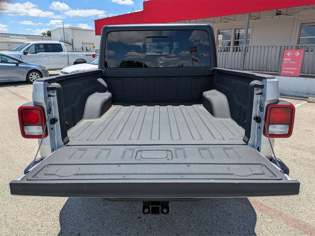 Thumbnail: 2023 Jeep Gladiator - 26