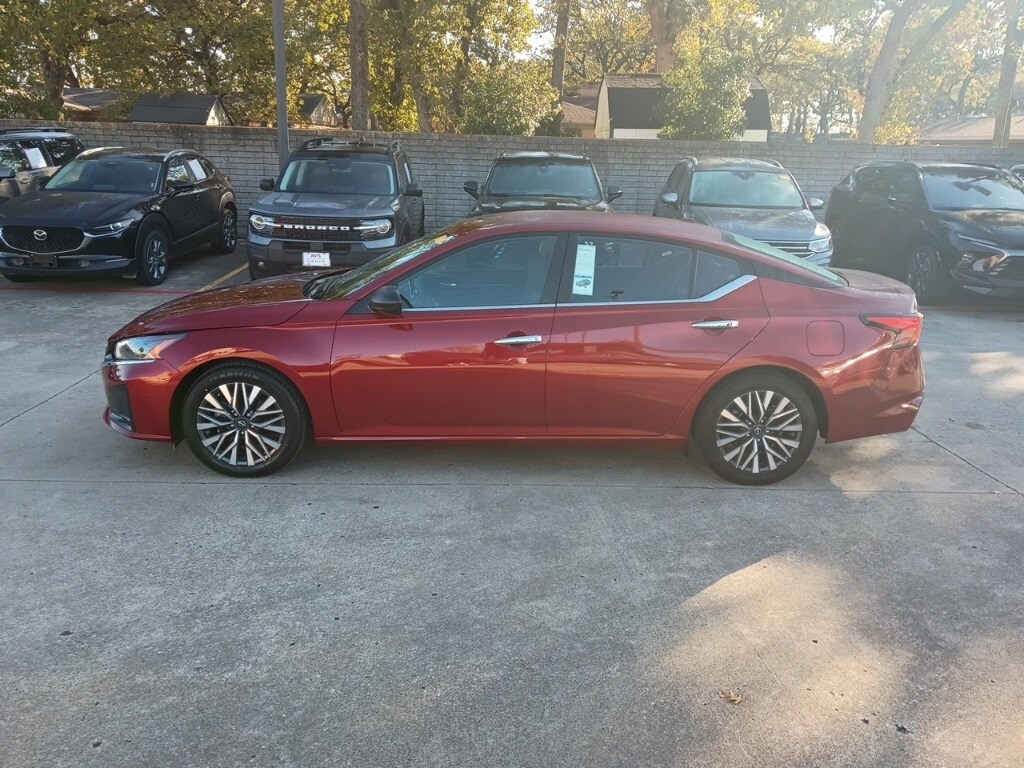 Thumbnail: 2024 Nissan Altima - 7