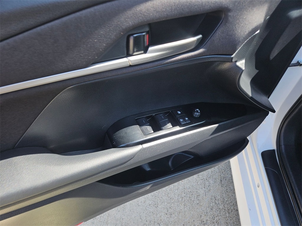 Thumbnail: 2025 Toyota Camry - 15