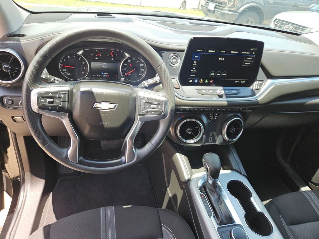 Thumbnail: 2025 Chevrolet Blazer - 17