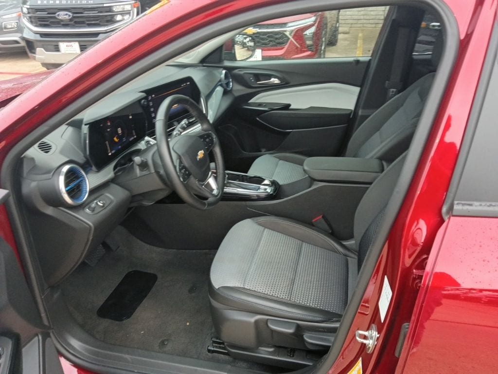 Thumbnail: 2025 Chevrolet Trax - 4