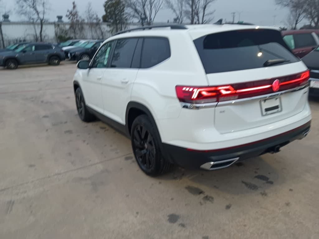 Thumbnail: 2025 Volkswagen Atlas - 13