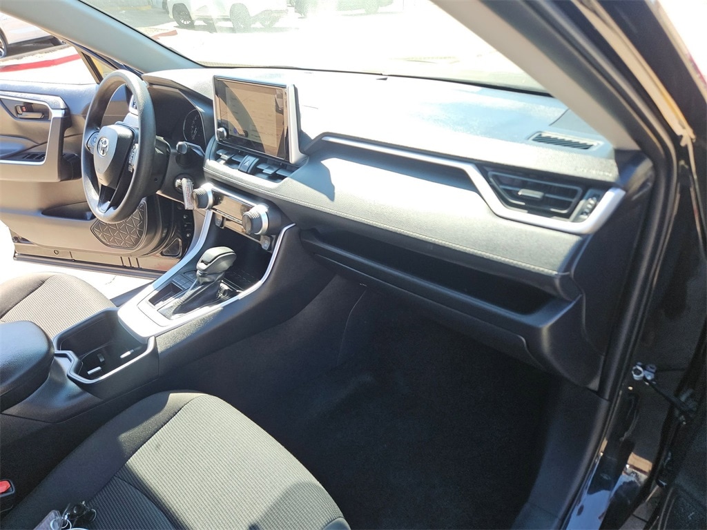 Thumbnail: 2025 Toyota RAV4 - 30