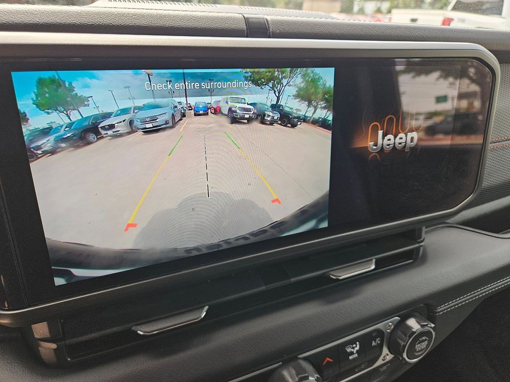 Thumbnail: 2025 Jeep Wrangler - 22