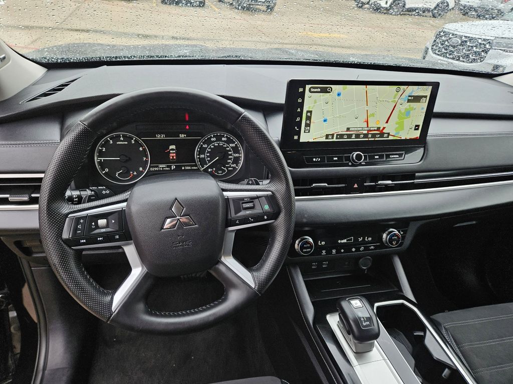 Thumbnail: 2025 Mitsubishi Outlander - 17