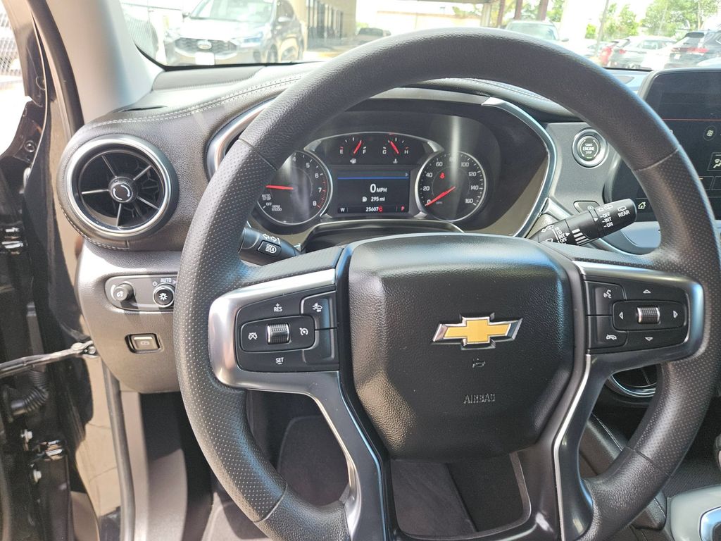 Thumbnail: 2025 Chevrolet Blazer - 18