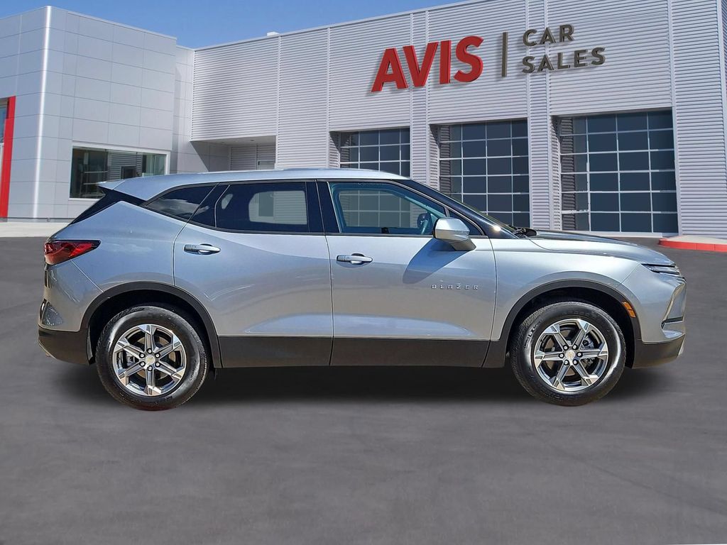 Thumbnail: 2025 Chevrolet Blazer - 4