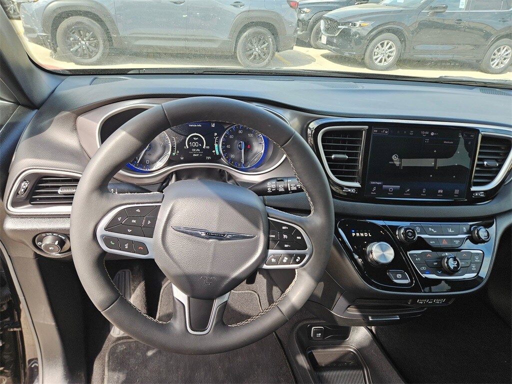 Thumbnail: 2025 Chrysler Pacifica - 14