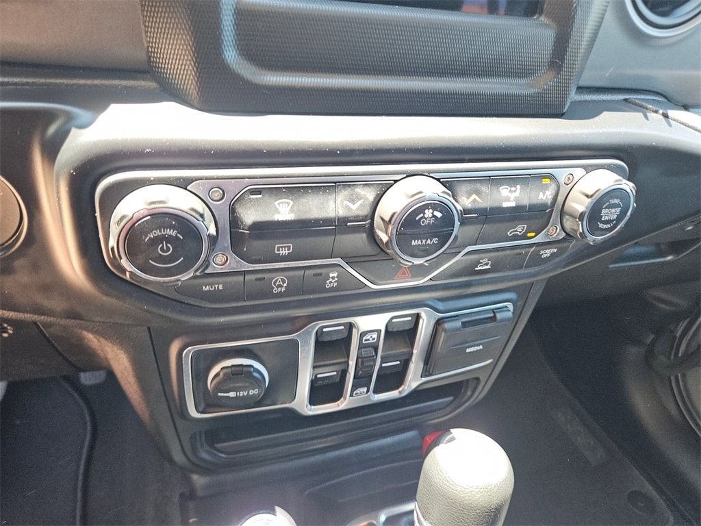 Thumbnail: 2023 Jeep Gladiator - 14