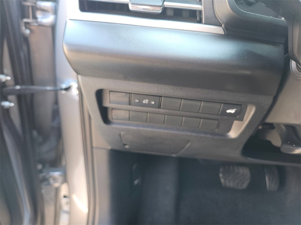 Thumbnail: 2024 Mitsubishi Outlander - 23