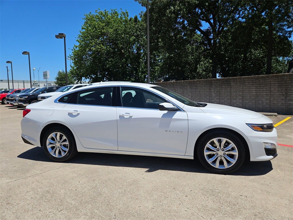Thumbnail: 2024 Chevrolet Malibu - 4