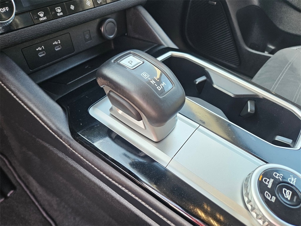 Thumbnail: 2025 Mitsubishi Outlander - 25