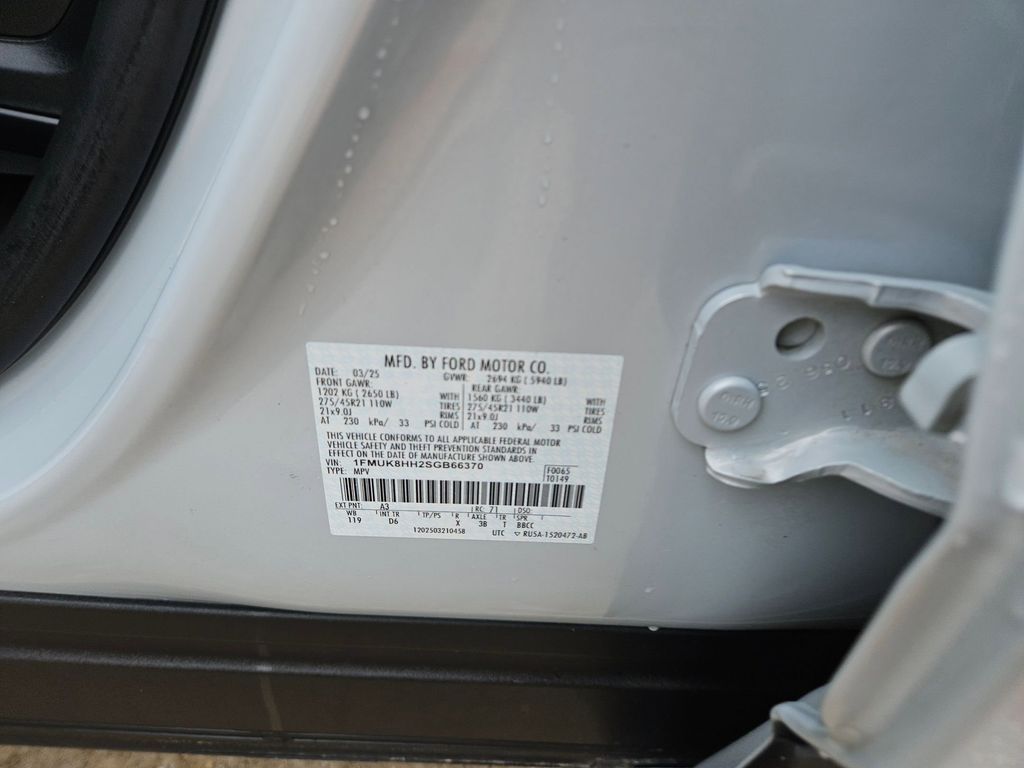 Thumbnail: 2025 Ford Explorer - 30