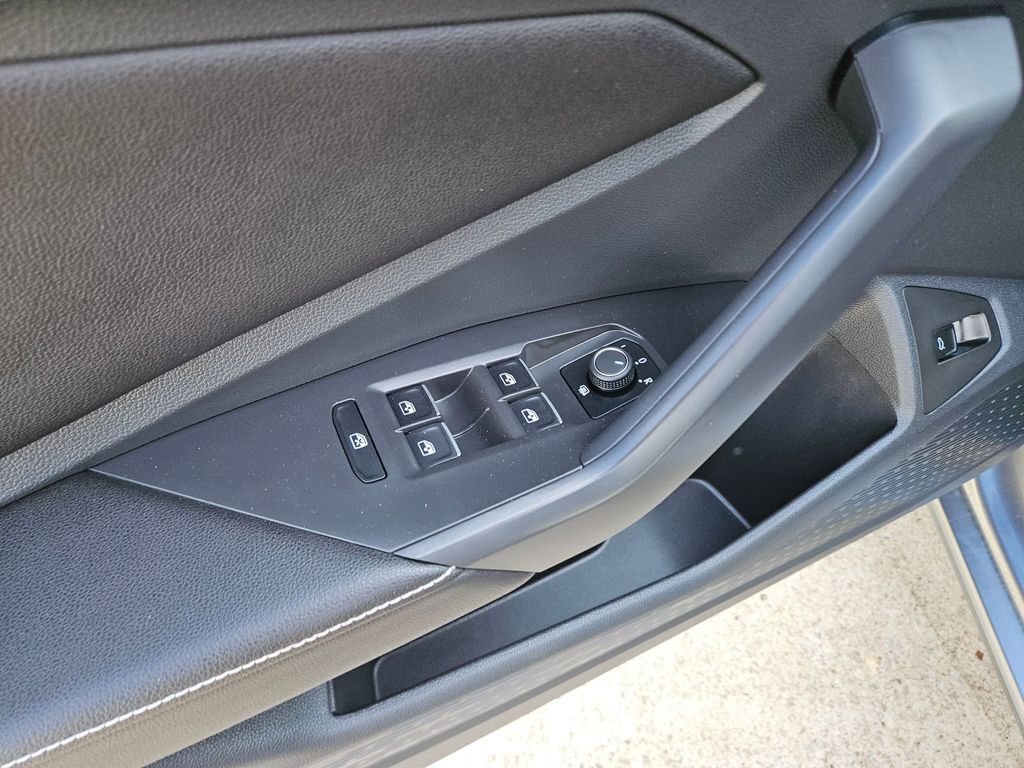 Thumbnail: 2025 Volkswagen Jetta - 15