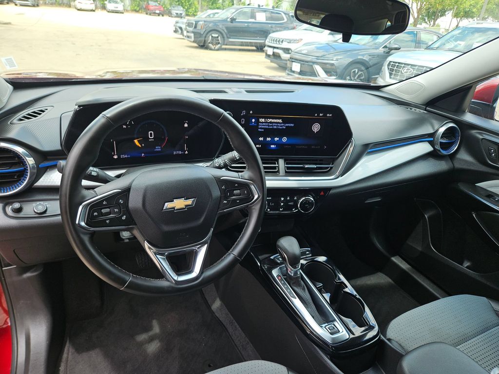 Thumbnail: 2025 Chevrolet Trax - 13