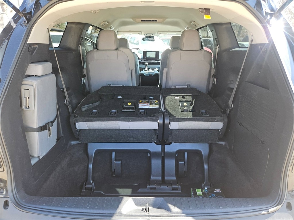Thumbnail: 2025 Toyota Sienna - 24