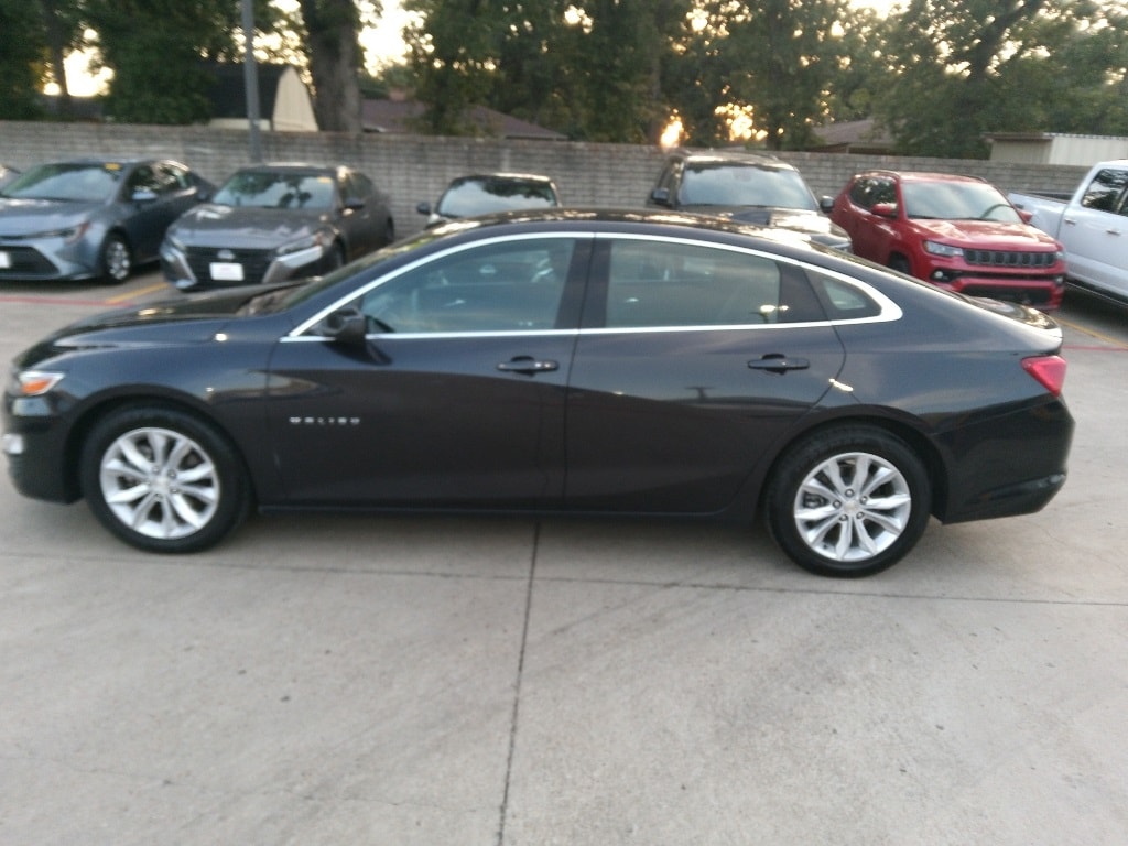 Thumbnail: 2023 Chevrolet Malibu - 4