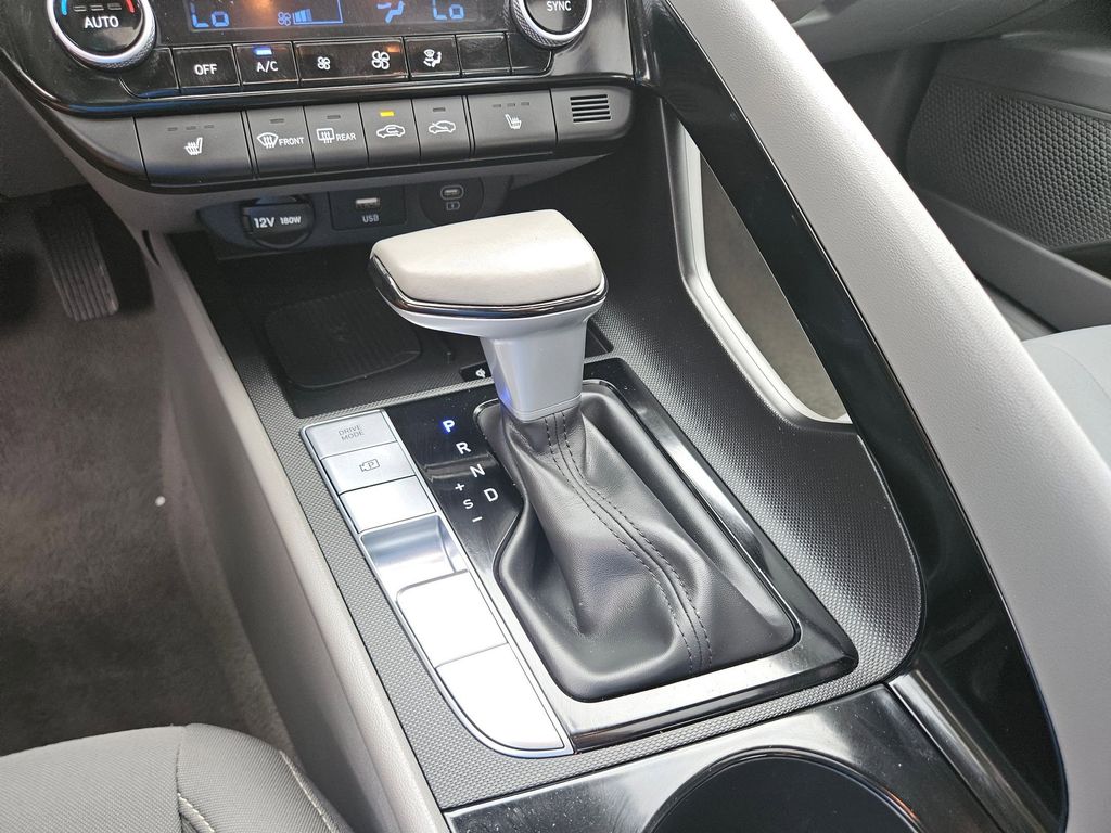 Thumbnail: 2025 Hyundai Elantra - 30