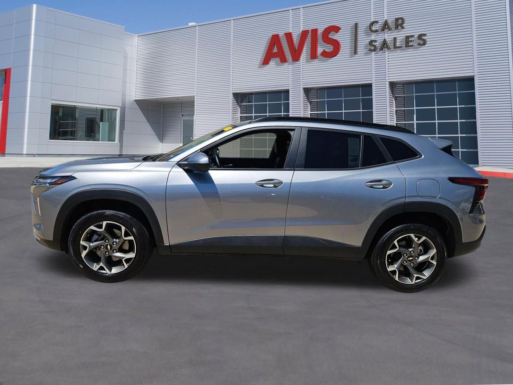 Thumbnail: 2025 Chevrolet Trax - 2