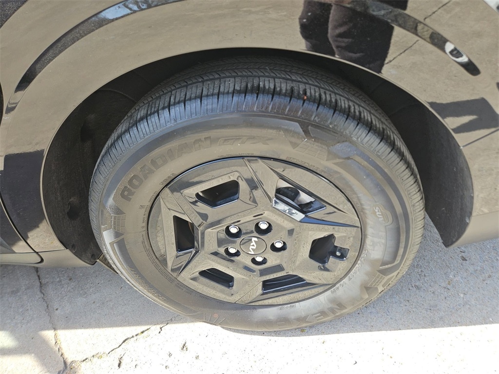 Thumbnail: 2025 Kia Carnival - 25