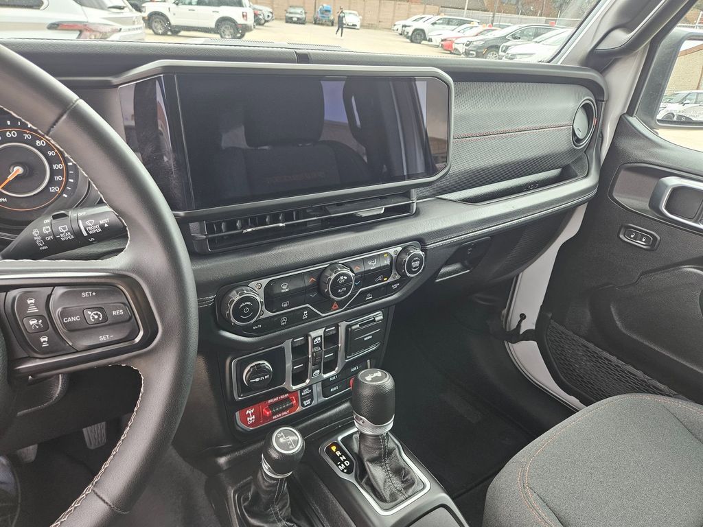 Thumbnail: 2025 Jeep Wrangler - 18