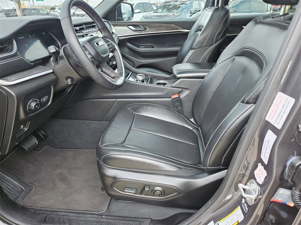 Thumbnail: 2024 Jeep Grand Cherokee L - 11