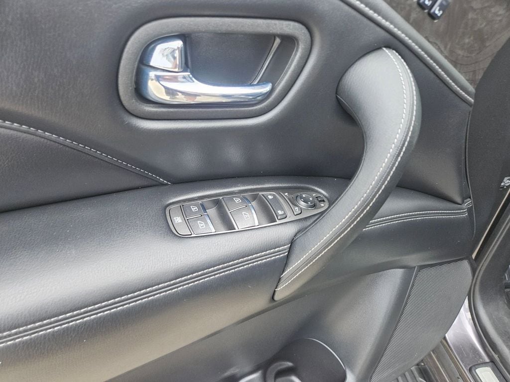 Thumbnail: 2024 INFINITI QX80 - 15