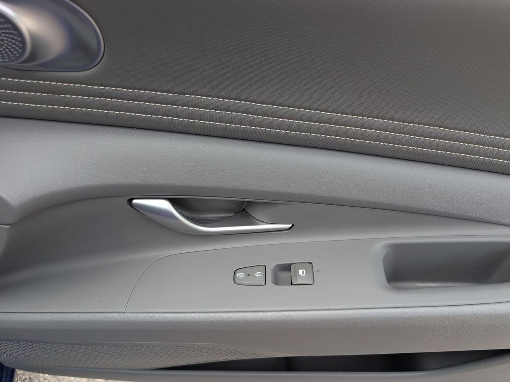 Thumbnail: 2025 Hyundai Elantra - 33