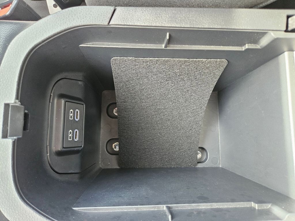 Thumbnail: 2025 Toyota RAV4 - 30