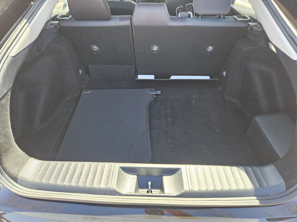 Thumbnail: 2024 Toyota Prius - 23