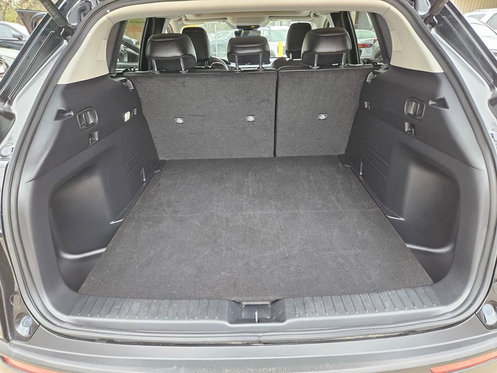 Thumbnail: 2025 Mazda CX-50 - 24