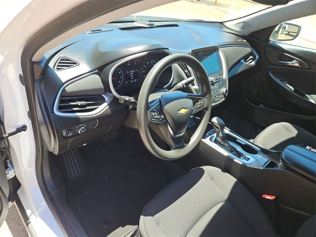 Thumbnail: 2024 Chevrolet Malibu - 12