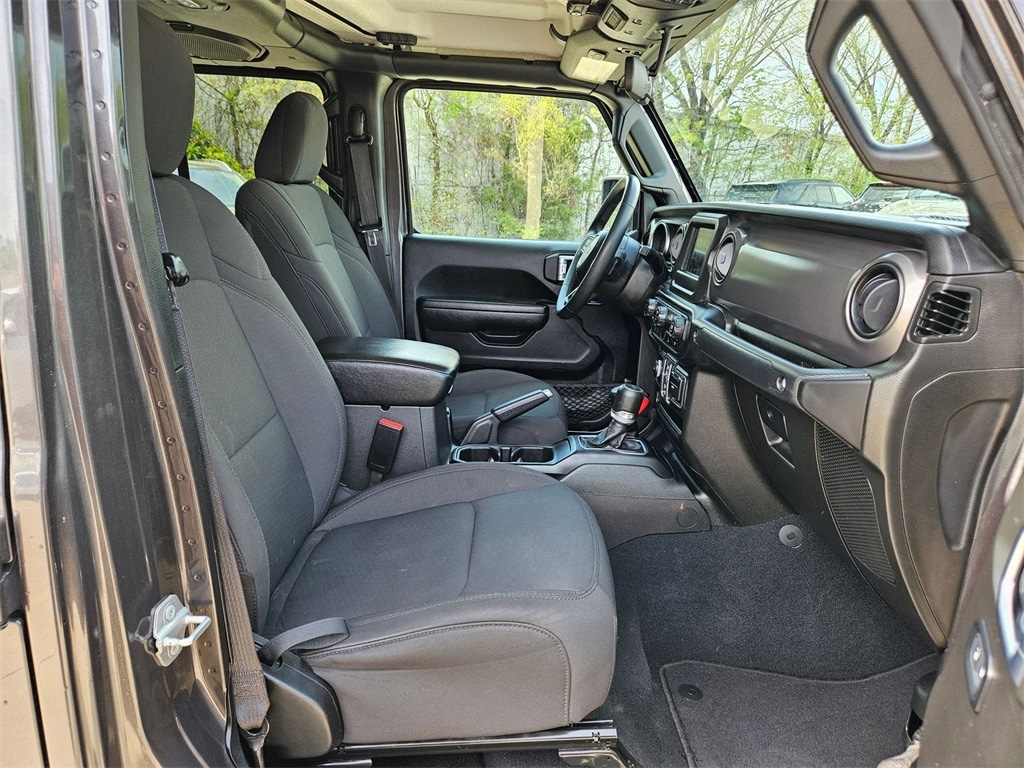 Thumbnail: 2023 Jeep Gladiator - 31