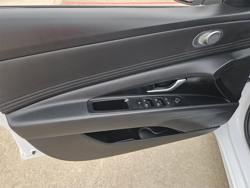 Thumbnail: 2025 Hyundai Elantra - 14