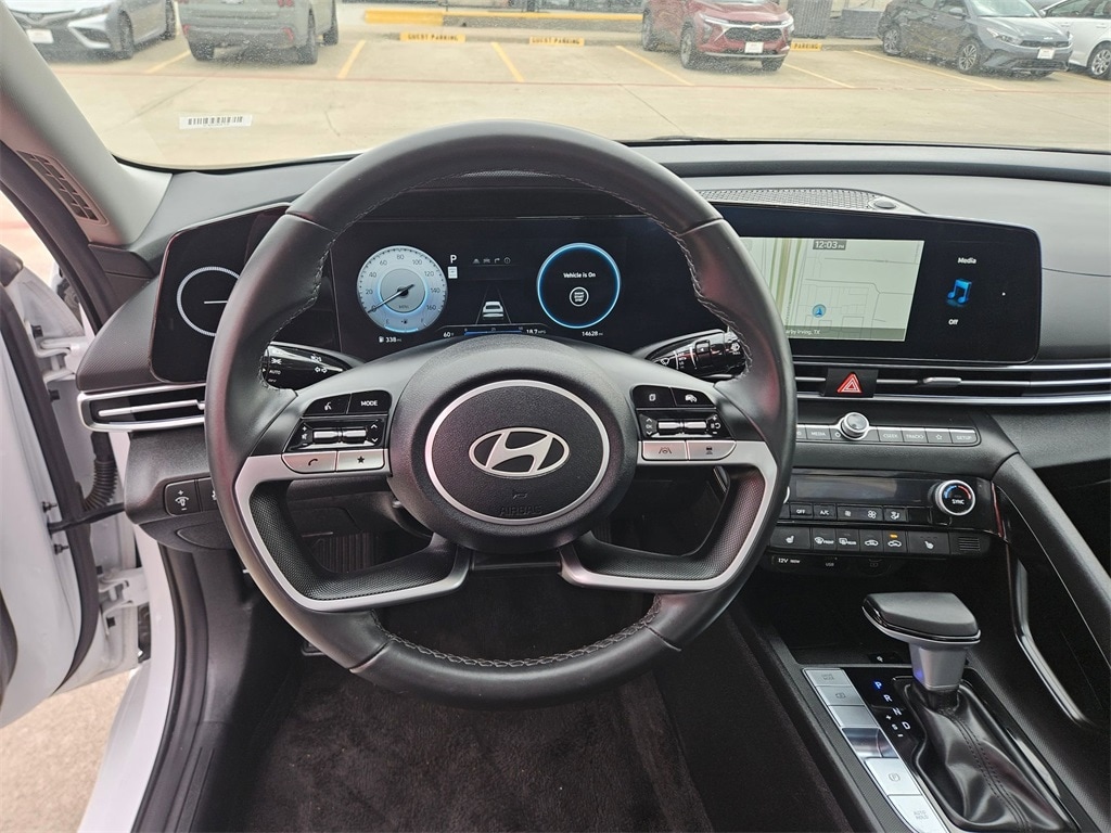 Thumbnail: 2025 Hyundai Elantra - 17