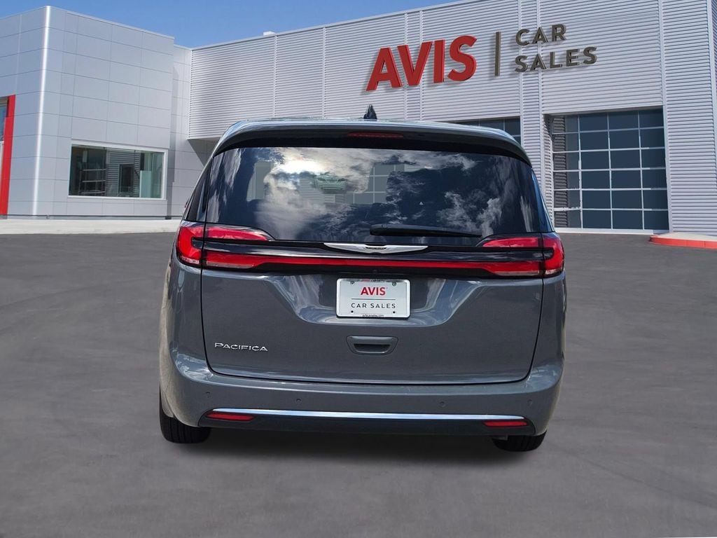 Thumbnail: 2025 Chrysler Pacifica - 5