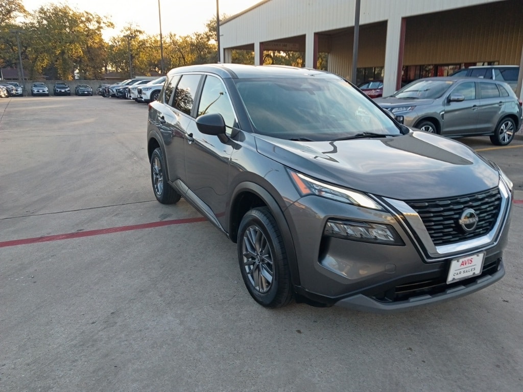 Thumbnail: 2023 Nissan Rogue - 3