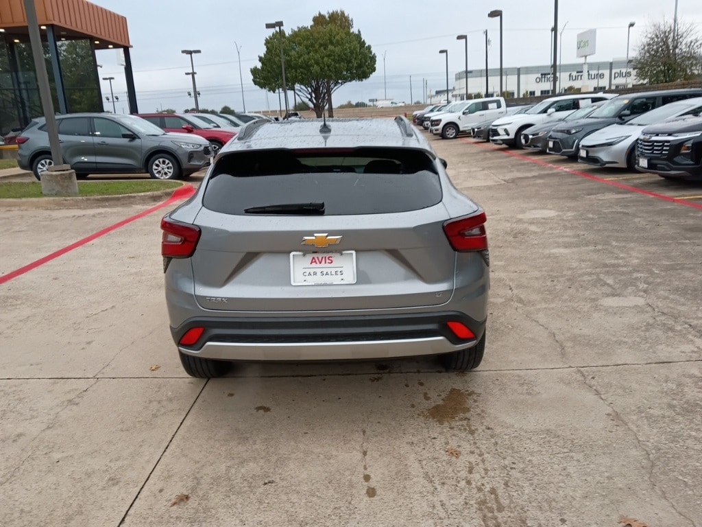 Thumbnail: 2025 Chevrolet Trax - 10