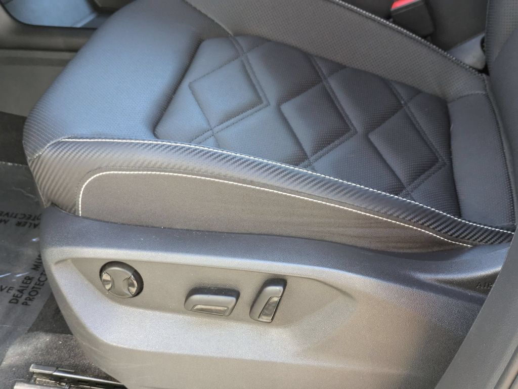 2025 Volkswagen Atlas Cross Sport SE w/Tech - Photo 14